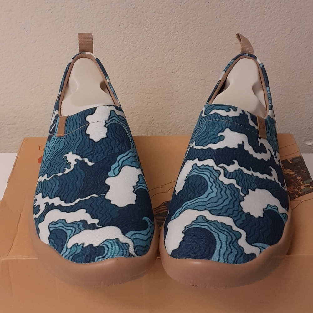 Uin wave sz 9 Brand new in box Mens